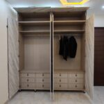 Super Gloss Wardrobe
